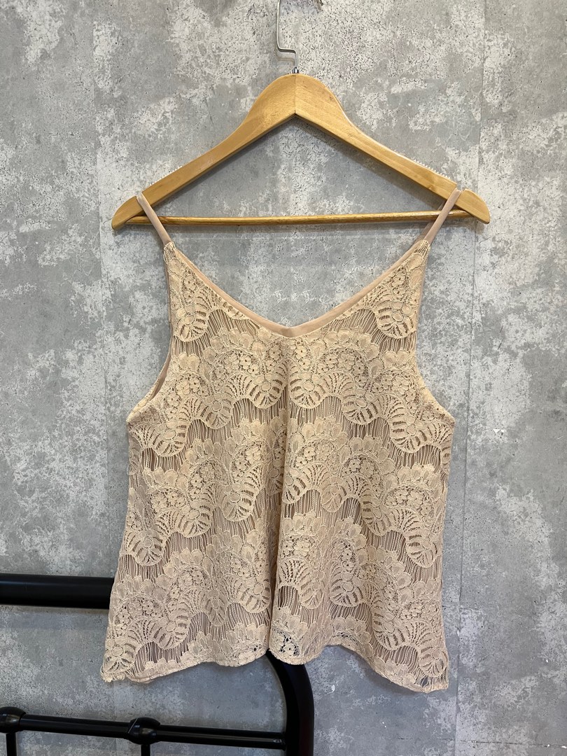 lace top nude, Women's Fashion, Tops, Sleeveless on Carousell