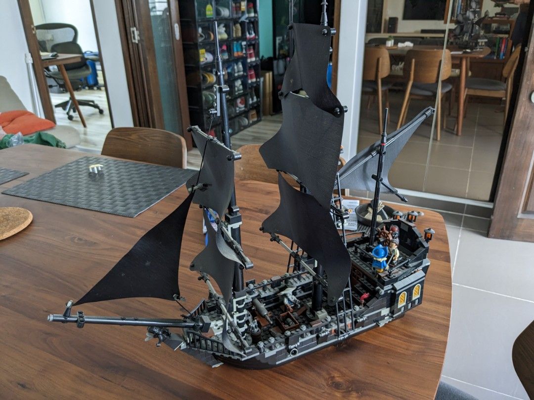 Lepin Pirates of the Carribbean The Black Pearl 4184 (not Lego