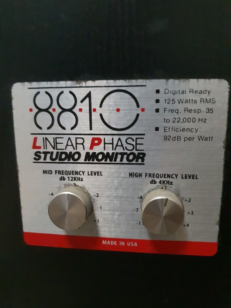 8810 LINEAR PHASE STUDIO MONITOR スピーカー（未使用品