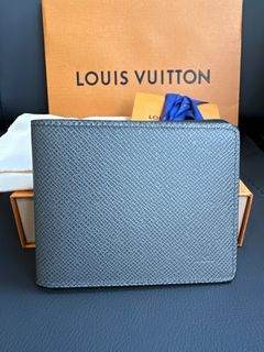 Louis Vuitton Poudre Monogram Vernis Pochette Cles Key and Change Holder  Beige