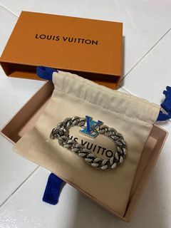 Bracelet Louis Vuitton Vivienne Monogram Charm Size19 -Medium New Box  Receipt