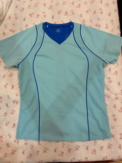Mizuno Women’s Dri-Fit Shirt (Small)