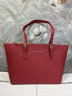 MJ COMMUTER LEATHER TOTE  BAG - P 2500✨
