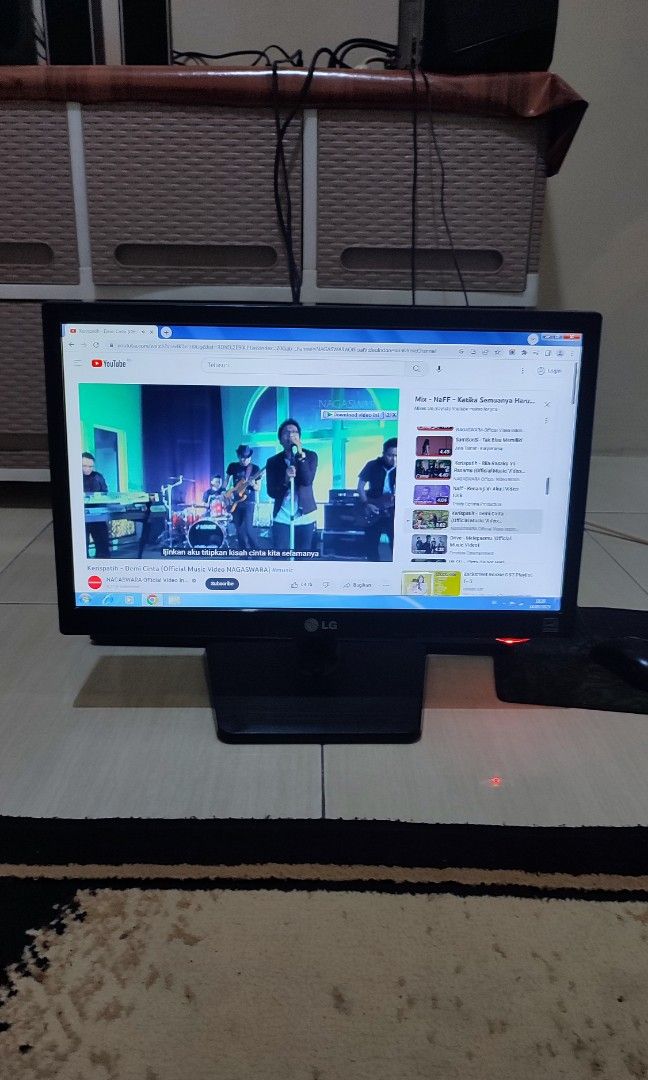 Monitor LG Flatron E1942 LED 19inc + kabel on Carousell