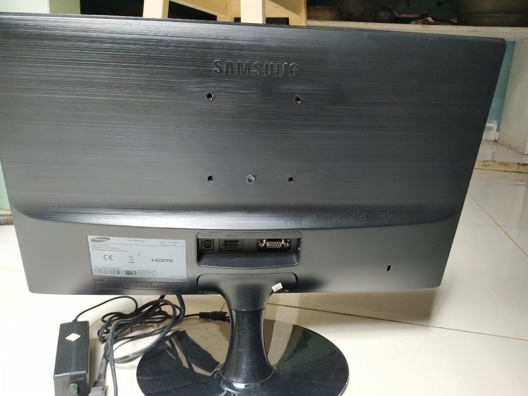 Monitor Samsung 19 inch Mulus on Carousell