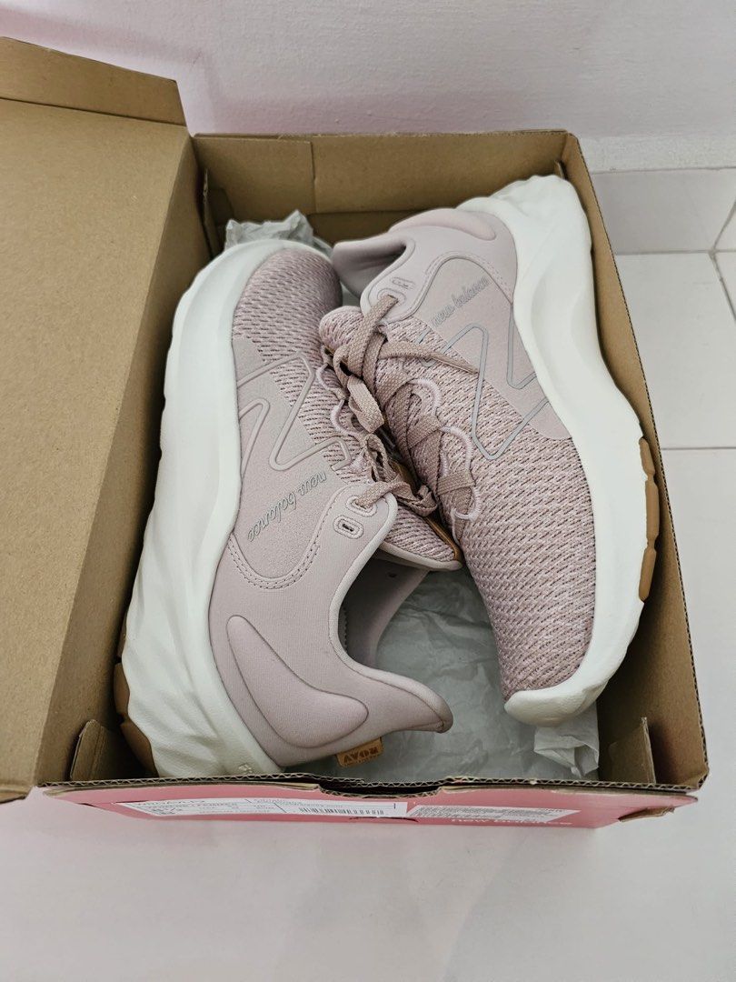 New Balance Fresh Foam Roav v2 Performance Shoes (Women), Women's Fashion,  Footwear, Sneakers on Carousell