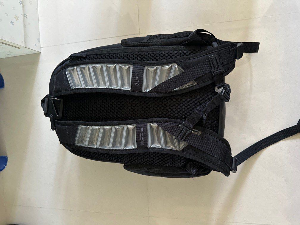 Nike elite lebron bag Men s Fashion Bags Backpacks on Carousell