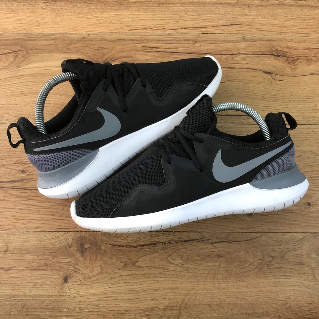 Nike tessen original price cheap
