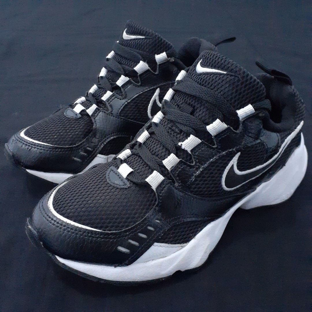 Nike air deals heights 38
