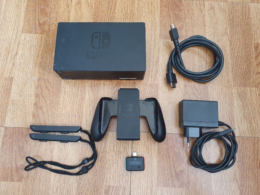 Nintendo switch jb 128gb (Category: Nintendo) located in Manila. Submitted by kiddgamer (Listing ID 1231928461, Image 3). Description: Complete accessories, No issues. All inclusions are in the picture. No issues. Seldomly used. ✅ Unit ✅ joycon controllers ✅ hdmi ✅ charger ✅ grip ✅ dock ✅ box ✅ straps Please check my ratings for proof of legitimacy. Can be picked up or delivered thru Lbc Grab or Lalamove..