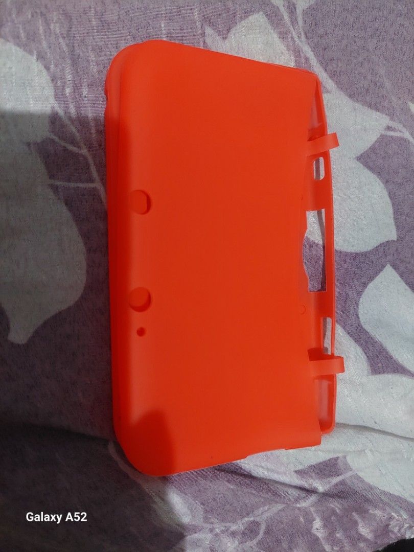 Old 3ds xl silicon case (Category: Cases & Covers) located in Quezon City. Submitted by obet89 (Listing ID 1231920929, Image 3). Description: for old 3ds xl used once meet up sm north bgc.