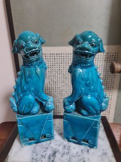 Old Chinese Lions