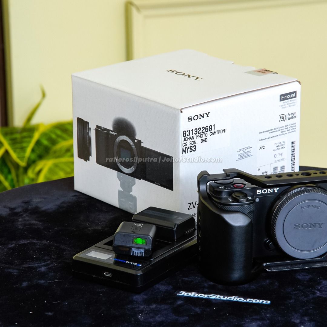 Sony ZVE10, Photography, Cameras on Carousell