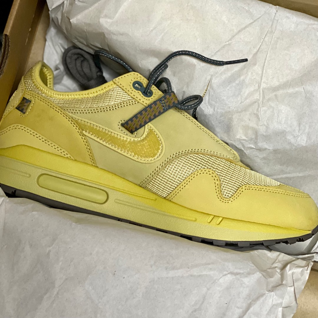 travis air max1