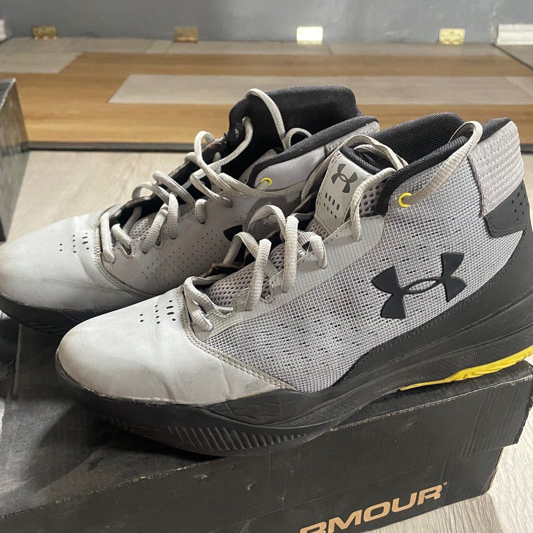 Under armour basketball shoes size 8 outlet