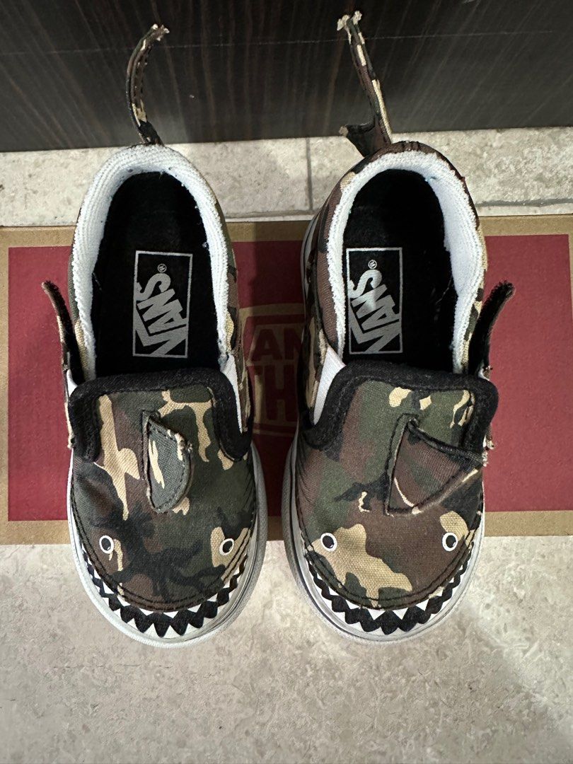Baby shark hotsell vans infant