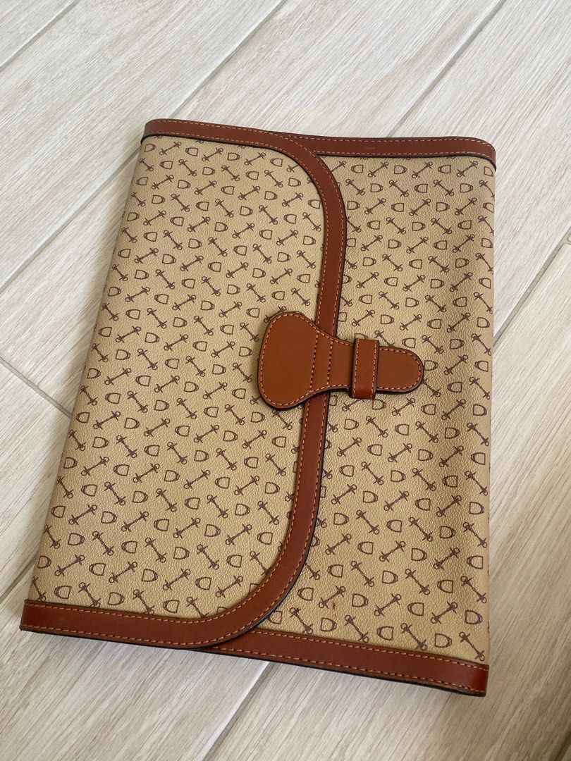 Vintage Document Holder Bag, Women's Fashion, Bags & Wallets, Clutches on Carousell