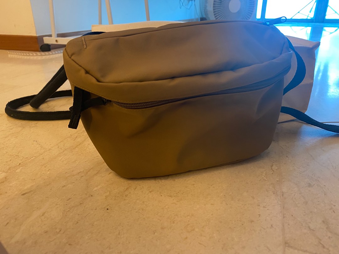 Waist hotsell bag uniqlo