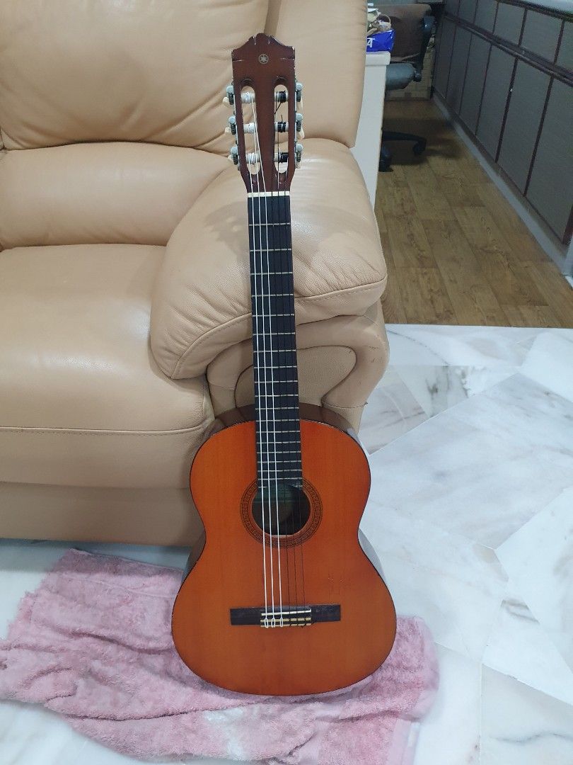 Yamaha CGS102A 1/2 Size Classical Guitar - Spruce Top, Nylon Strings, For Beginners & Young Players