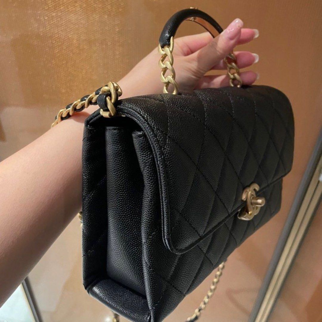 Chanel flap bag deals with top handle sizes
