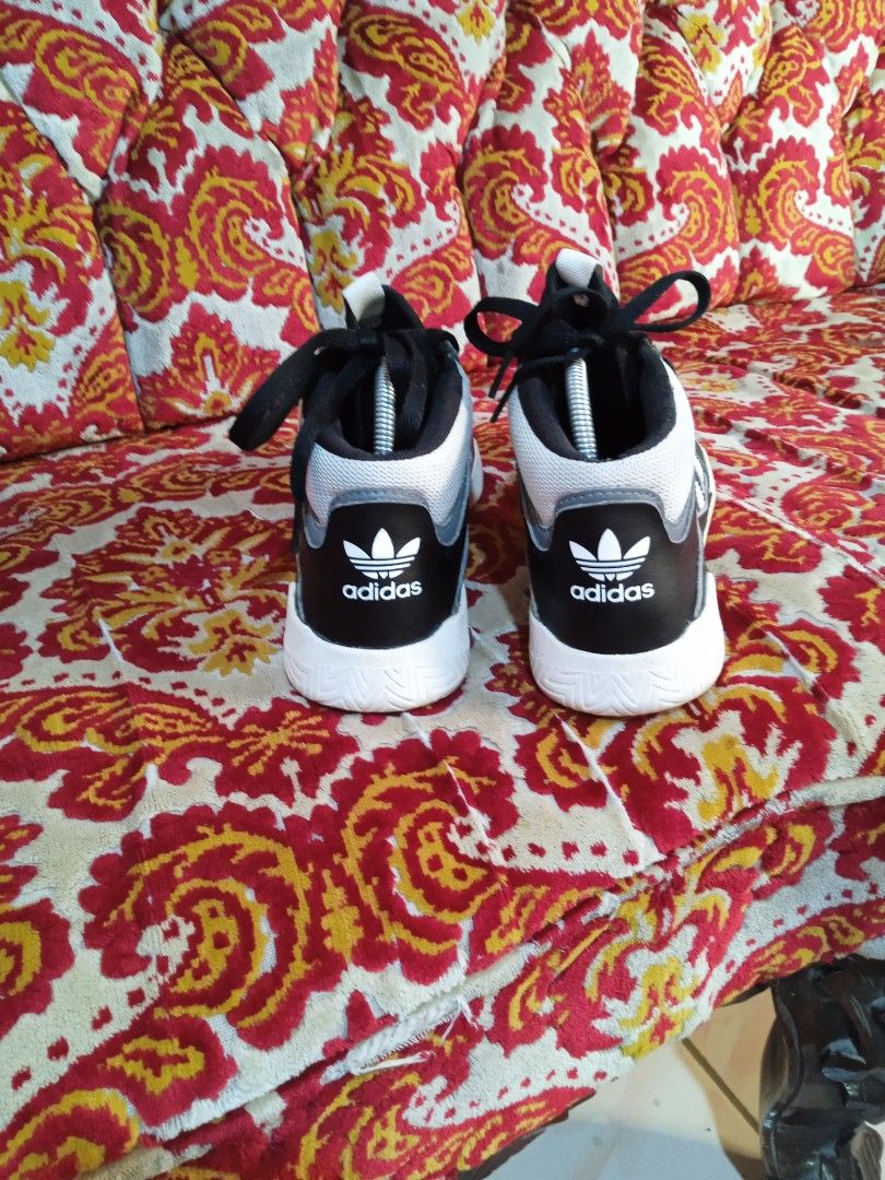 Adidas VRX MID Made in vietnam size 41 1 2 cm26 0 Fesyen Pria