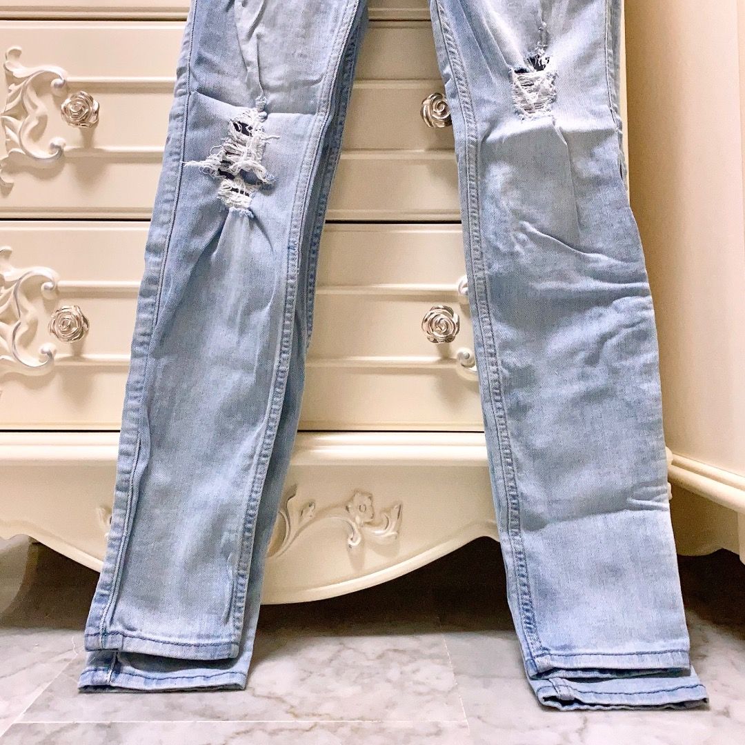 Hollister light wash skinny jeans sales