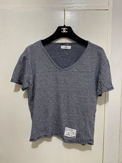 Authentic Lewitt 9 washtag cut vneck top blouse