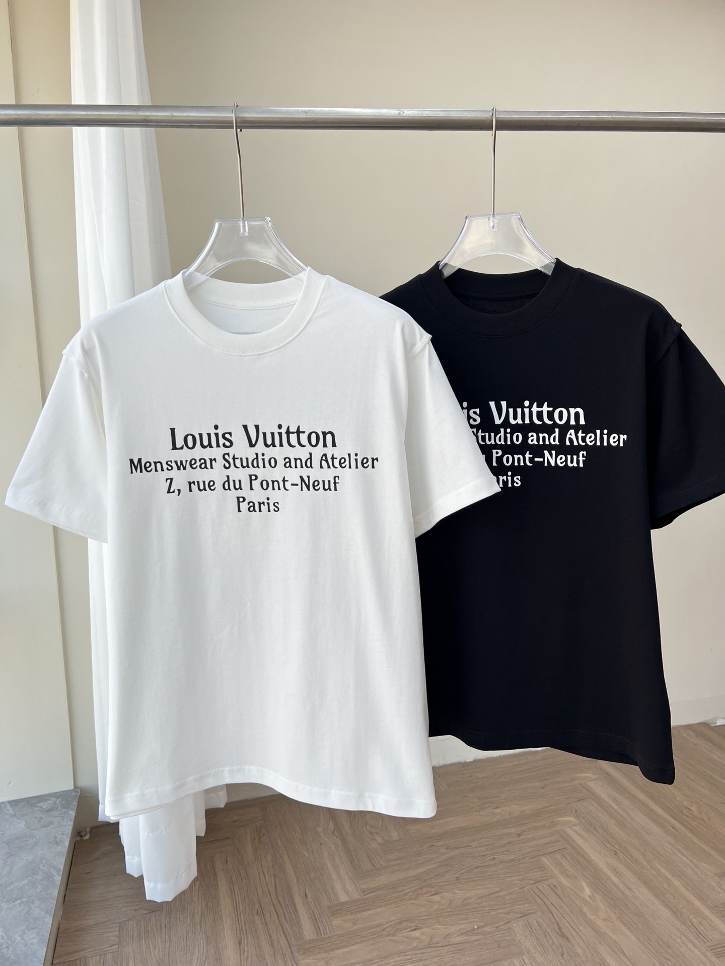 Louis Vuitton Black Icons Printed Cotton Crewneck T-Shirt L Louis Vuitton |  The Luxury Closet