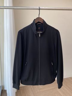 (Category: ) located in . Submitted by luxcloset.shop (Listing ID 1232141436, Image 1). Description: .