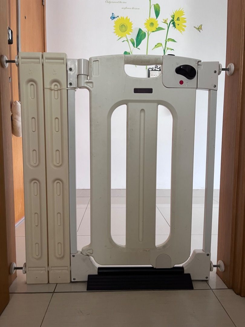 Baby Plastic Safety Gates From Toys R Us (For 60Cm-110Cm Door), Babies &  Kids, Baby Nursery & Kids Furniture, Safety Gates, Locks & Protectors On  Carousell