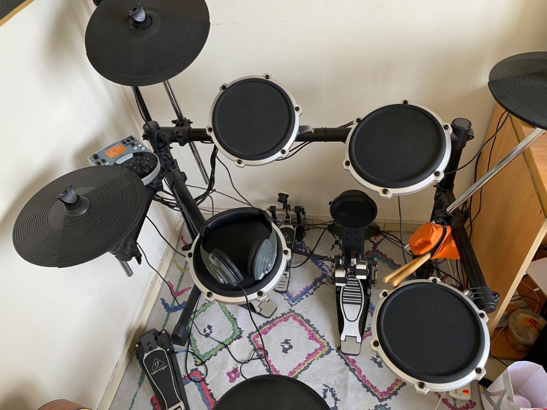 Behringer's XD80USB electronic drum set, Hobbies & Toys, Music & Media
