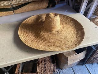 BIG BEACH HAT