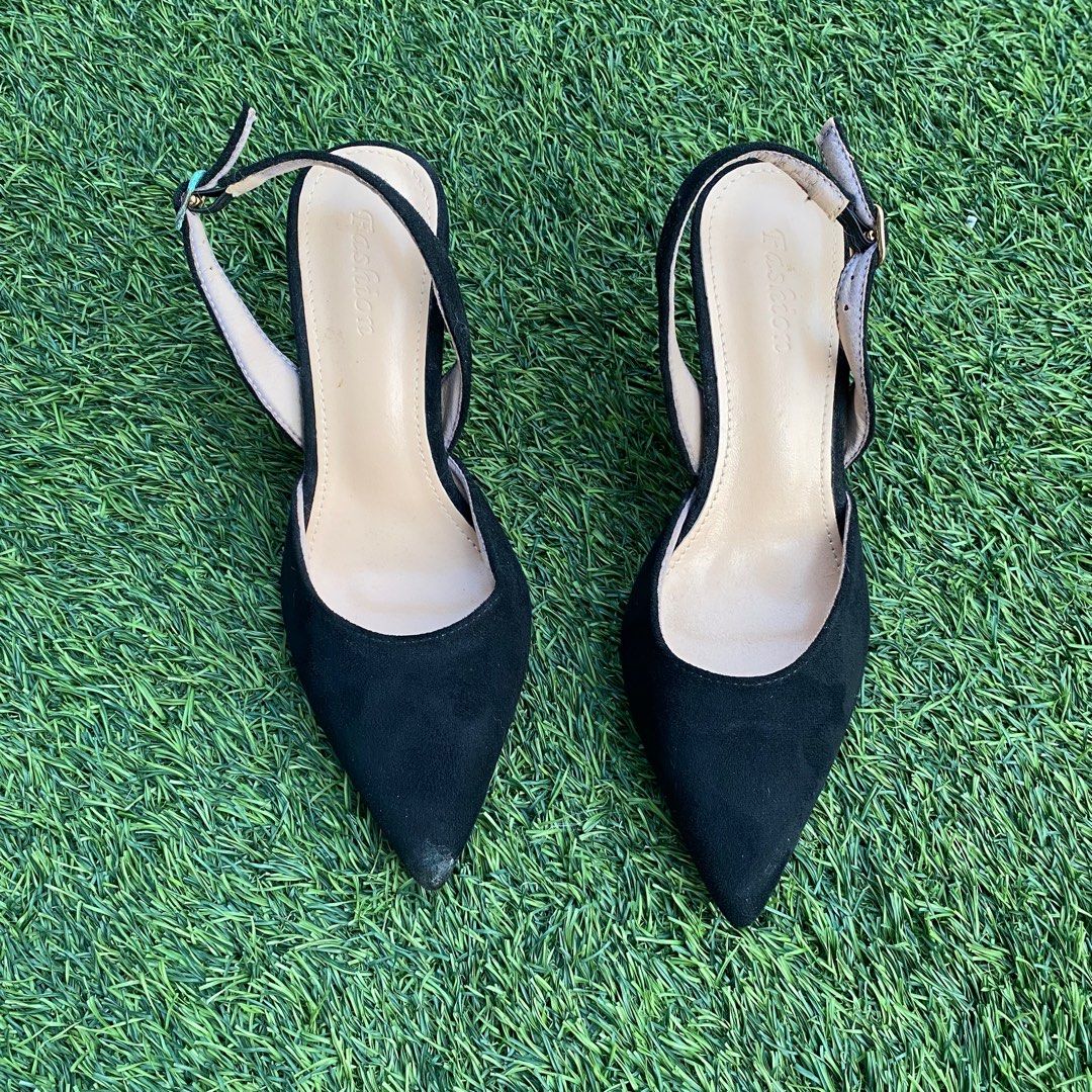 Black velvet best sale kitten heels