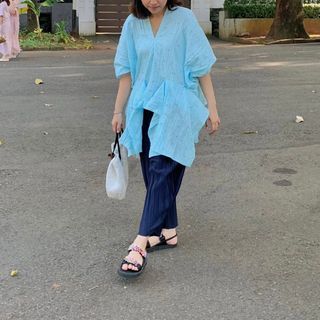 Blue ish flower bordir blouse top atasan biru muda