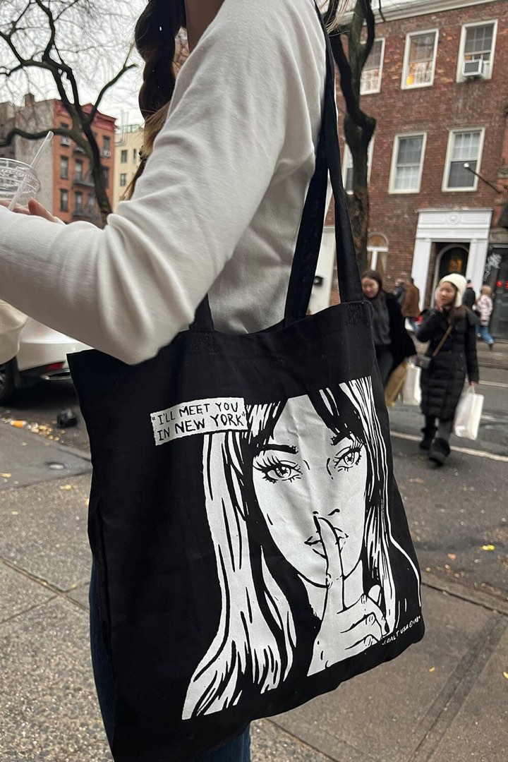 brandy melville tote bag, Women's Fashion, Bags & Wallets, Tote Bags on ...