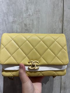 (Category: ) located in . Submitted by blingandbags (Listing ID 1232073531, Image 1). Description: .
