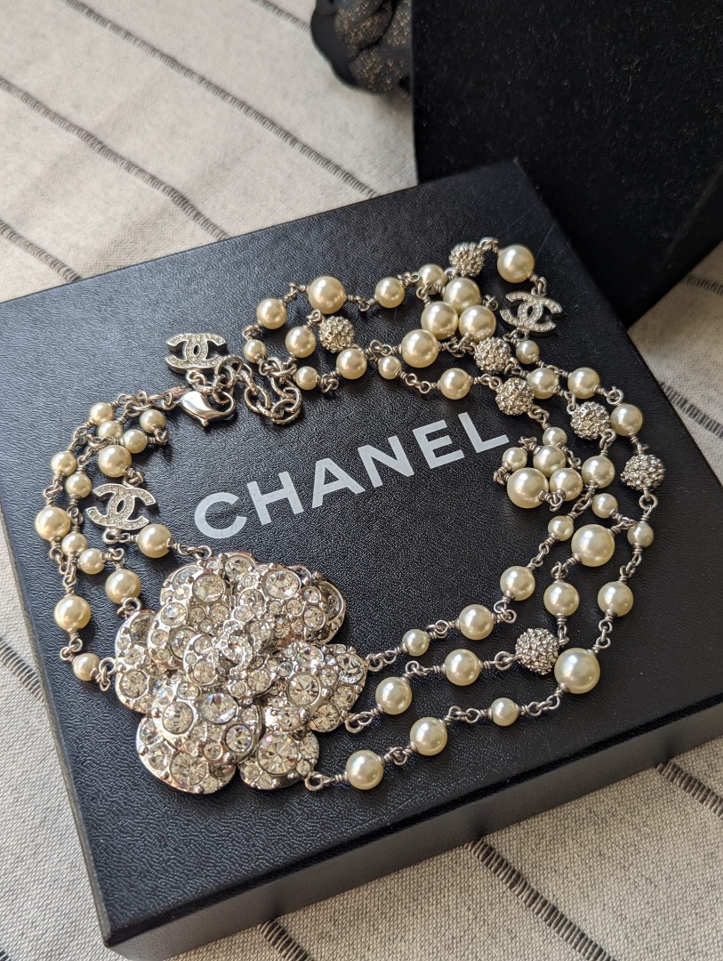 chanel camellia bracelet