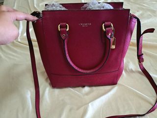 Coach Mini Tanner in Wine Red