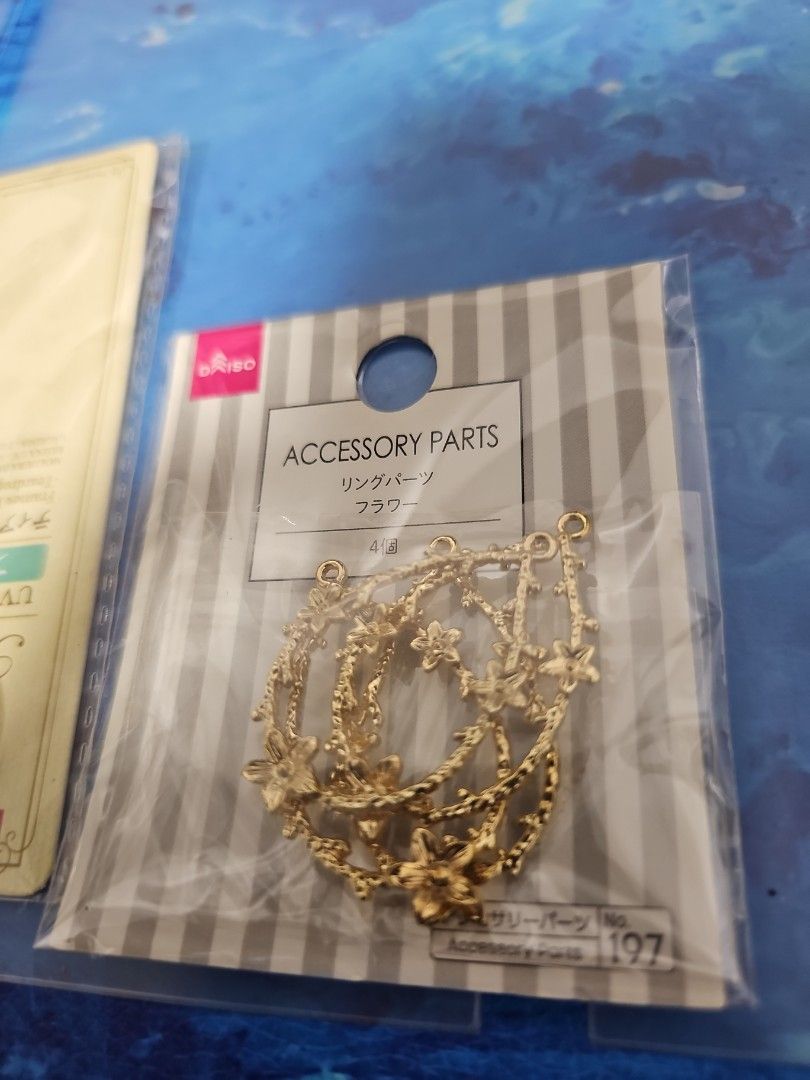 Daiso UV resin frames, Hobbies & Toys, Stationery & Craft, Craft