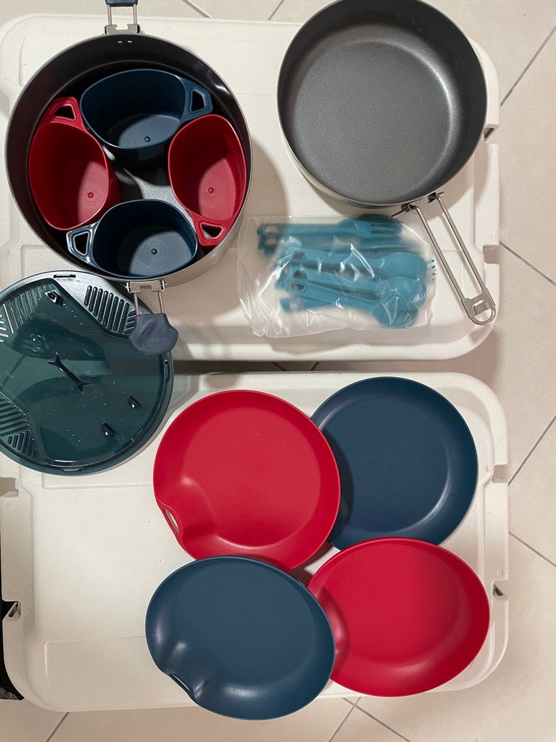 Decathlon Camping Cooking Set 4 person, TV & Home Appliances, Kitchen