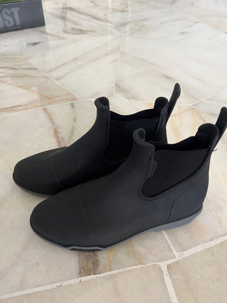 Decathlon chelsea boots on sale
