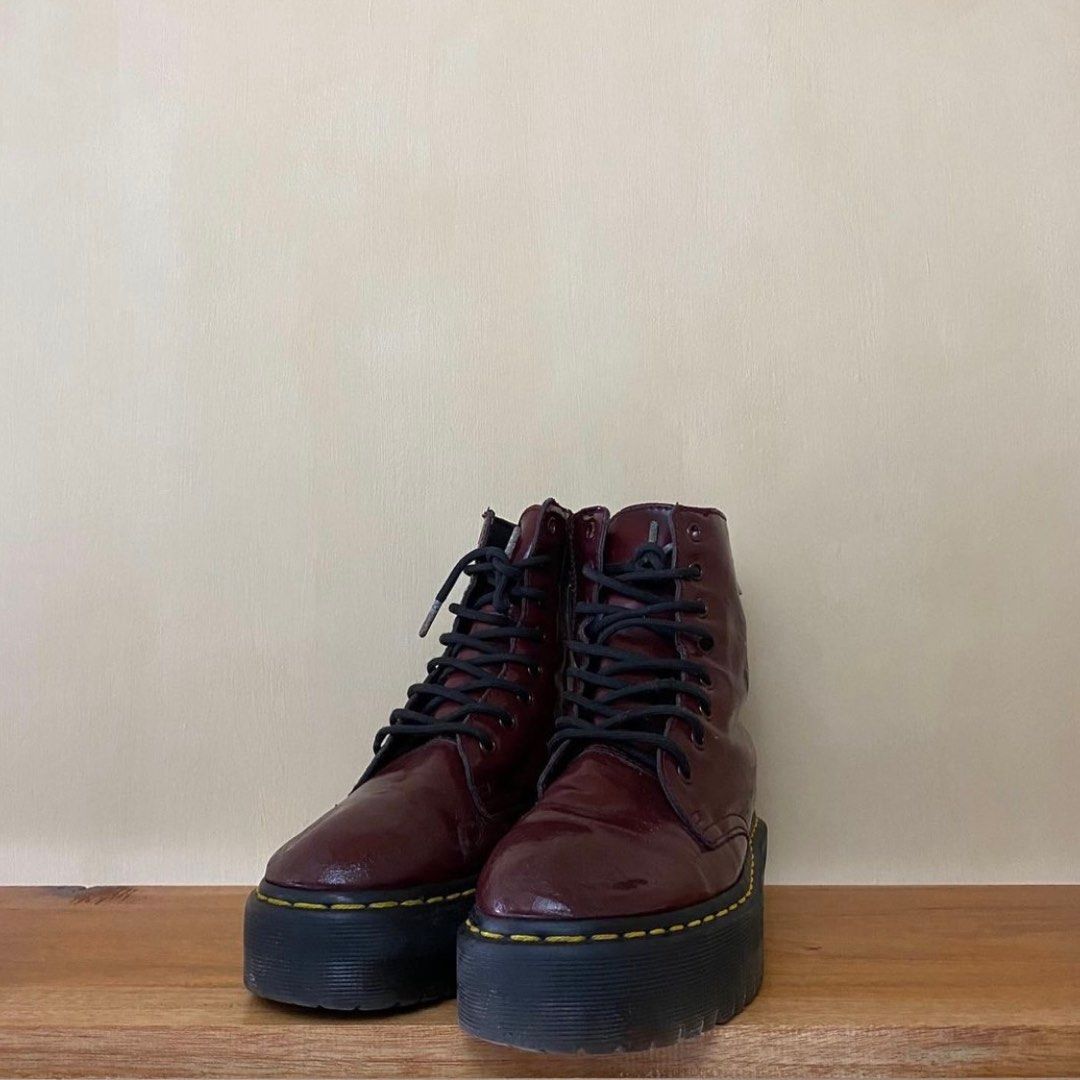 Dr Martens Boots Jadon Vegan Cherry Red - Cambridge Brush - Talon Quad - Unisexe