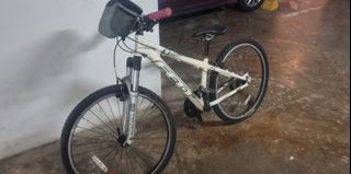 (Category: ) located in . Submitted by crash (Listing ID 1232085866, Image 1). Description: .
