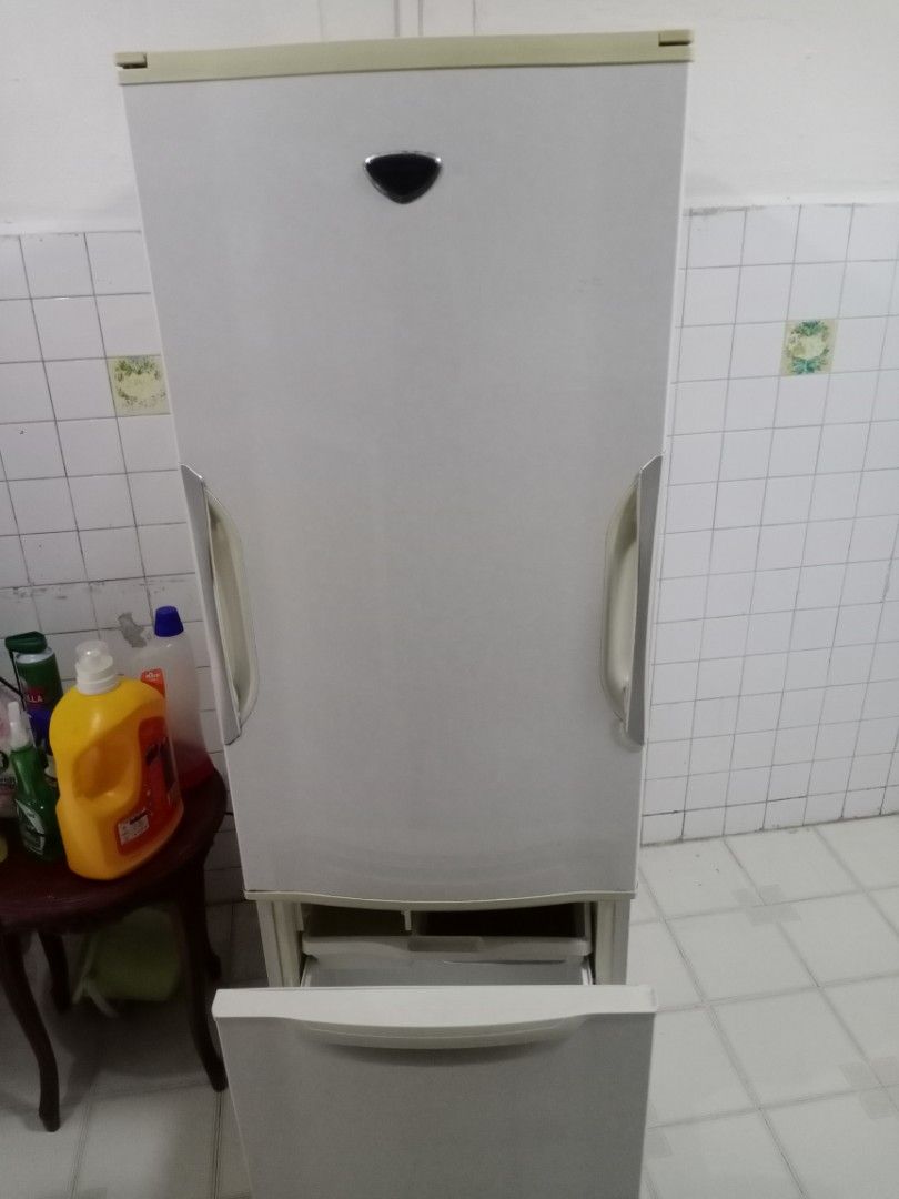 Fridge free delivery, TV & Home Appliances, Kitchen Appliances