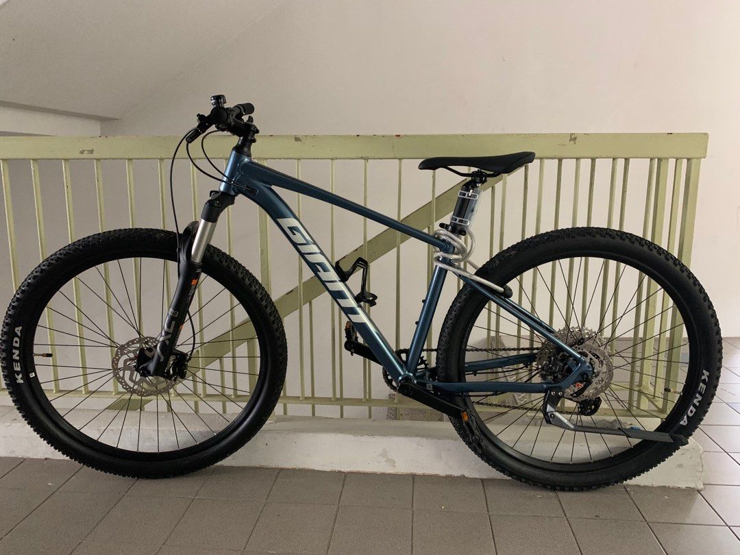 GIANT TALON 0 MTB Size M 29x2.4 2022 Sports Equipment