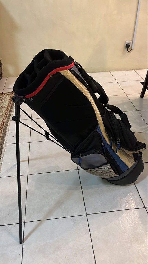 Golf bag (Perry Gear), Sports Equipment, Sports & Games, Golf on Carousell