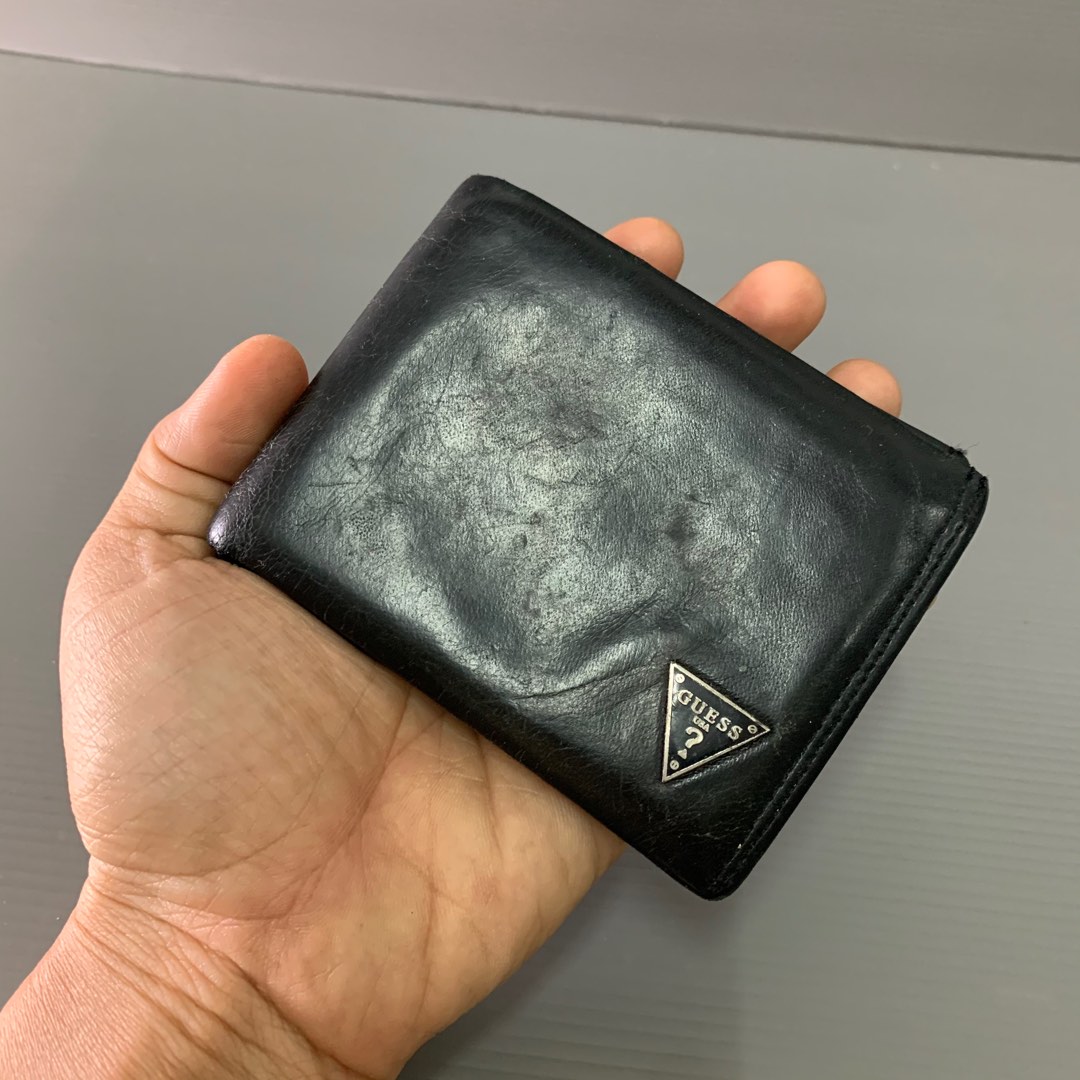 Louis Vuitton Messenger Bag & Sling Bag Lelaki, Men's Fashion, Watches &  Accessories, Wallets & Card Holders on Carousell