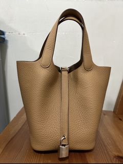 （分類：）位於 。 由 paulinelo 提交（商品編號 1231826149，圖片 1）。簡介： 。