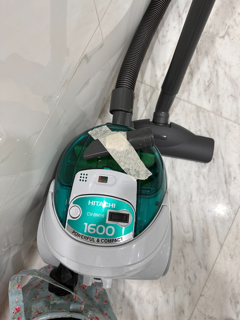 Hitachi Vacuum Cleaner 1600W CVBM16, TV & Home Appliances, Vacuum Cleaner & Housekeeping on