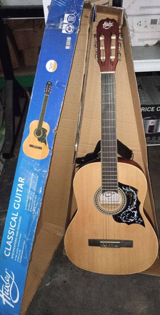 Huxley classical store guitar